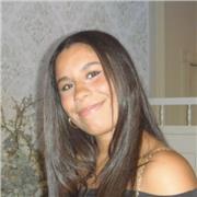 Me defino como una persona responsable, paciente y con ganas de ayudar a los demás a aprender. Estoy estudiando derecho.